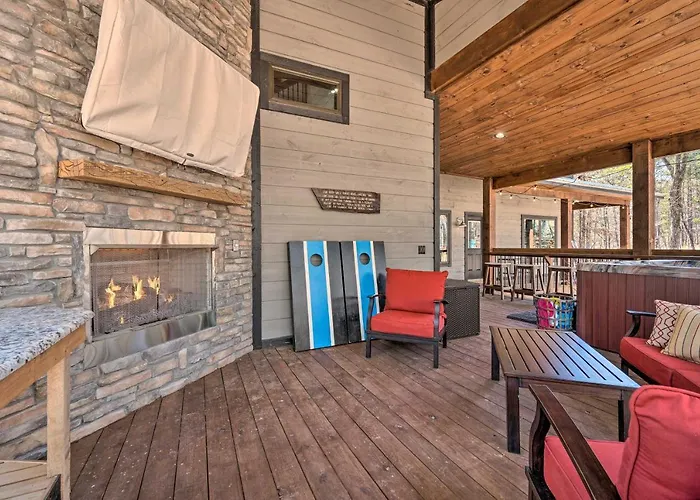 Luxury Cabin Getaway 1 Mi To Broken Bow Lake!