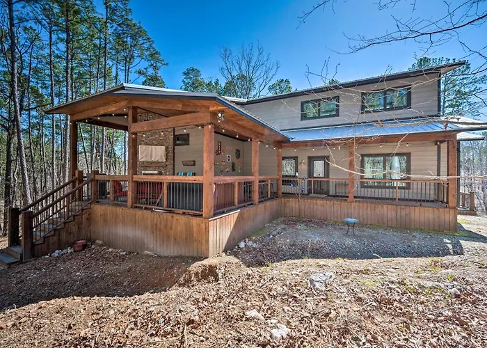 Luxury Cabin Getaway 1 Mi To Broken Bow Lake!