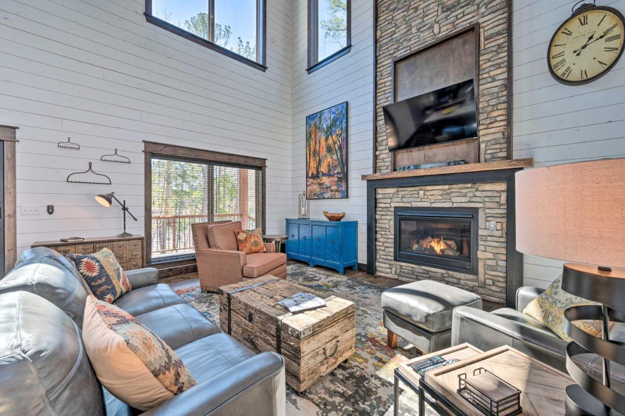 Luxury Getaway 1 Mi To Lake! *