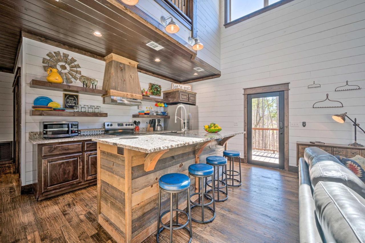 Luxury Getaway 1 Mi To Lake! * Broken Bow