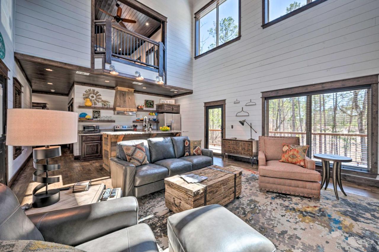 Luxury Getaway 1 Mi To Lake! *