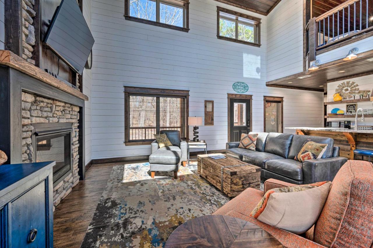 Luxury Getaway 1 Mi To Lake! * Broken Bow