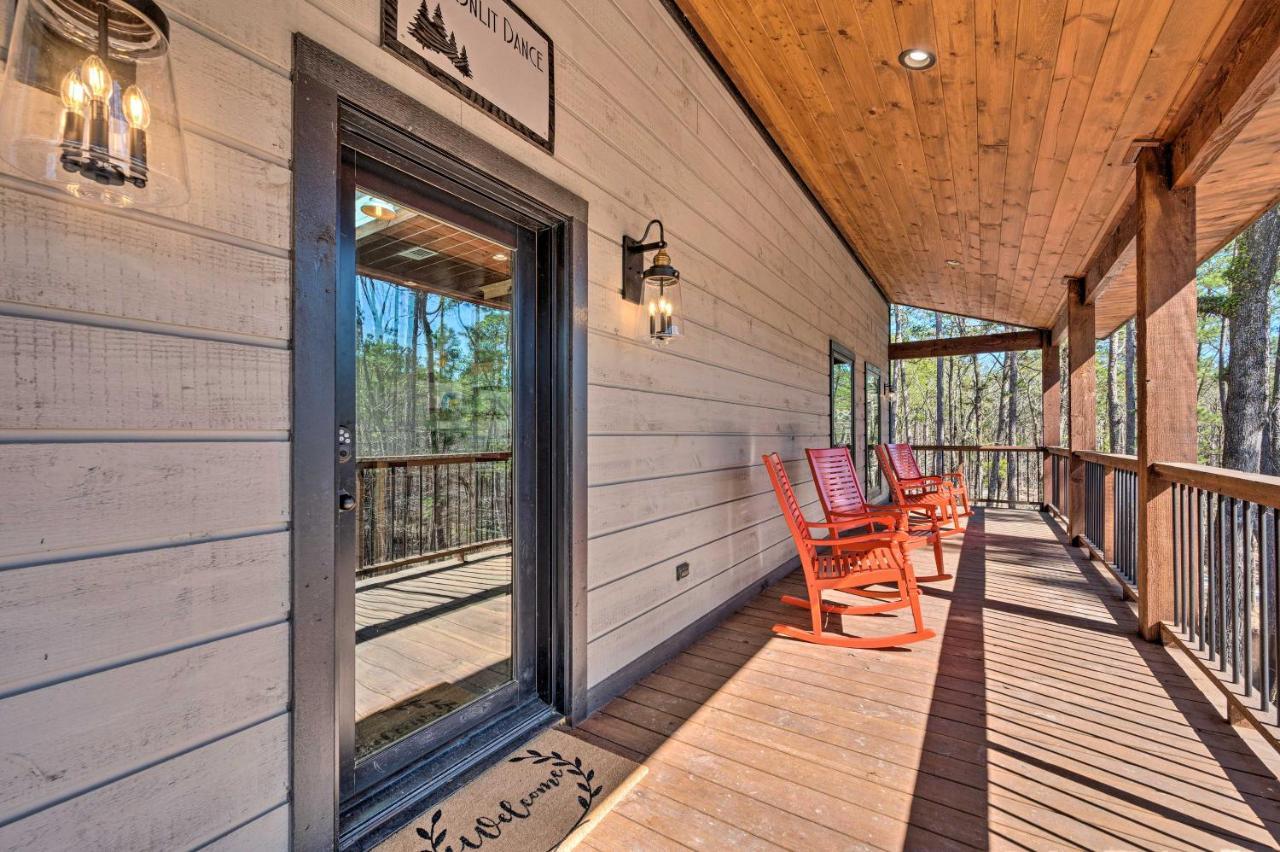 Luxury Getaway 1 Mi To Lake!